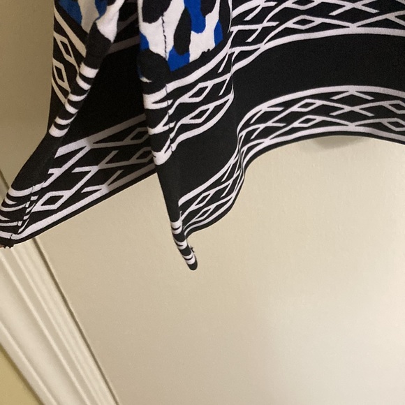 Dana Buchman Stretchy Diamond/Splotch Tunic - Picture 9 of 11